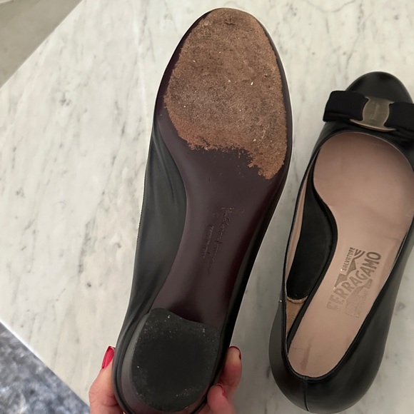 Salvatore Ferragamo Black Leather Heels with Bow - Picture 6 of 10